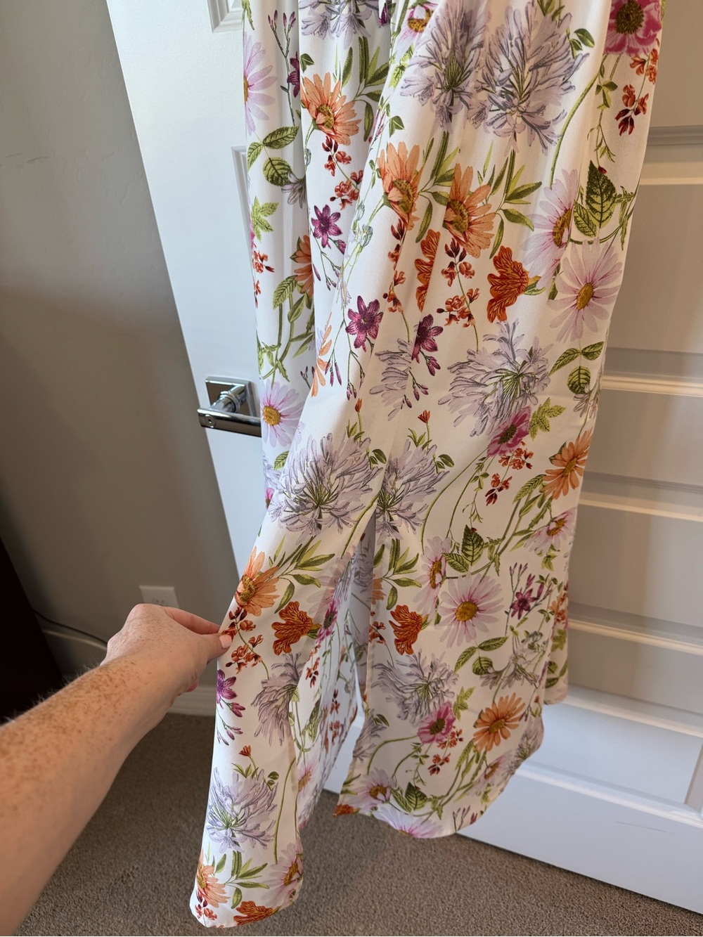 ARULA Meadow Floral Puff-Sleeve Maxi Dress in White with Multicolor Blooms - Picture 5 of 9